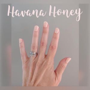 Color Street 𝐇𝐀𝐕𝐀𝐍𝐀 𝐇𝐎𝐍𝐄𝐘 (retired)